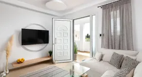 White House Kokas Luxury Apartments - Image 2