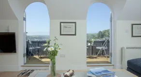 Waterview House, Kingswear - Free Wi-Fi - Awesome Views - Close to Ferry - Image 2