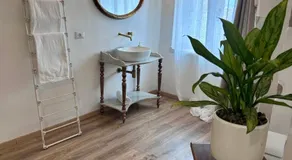 Palazzo Calderini- Historic Boutique Stay - Image 3