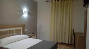 Hostal Vaticano - Image 2
