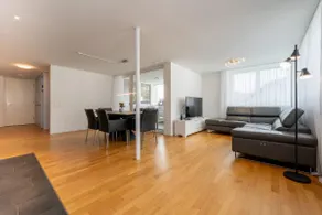 Scenic Swiss Apt | 1G WiFi, 3 mins to golf club - Image 2
