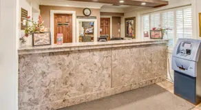 LA Plaza Apartments - Image 5