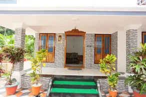 Bougainvillea Homestay - Deluxe Rooms - Image 2