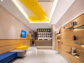 7 Days Inn Wuhan Hubu Alley Yellow Crane Tower Metro Station Yangtze River Bridge - Image 2
