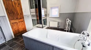 Hartwood Cottage - 33 Longwestgate - Image 3