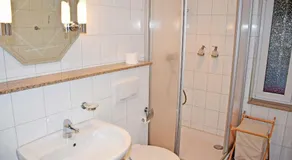Ferienwohnung/ Ferienzimmer Asche - Image 2