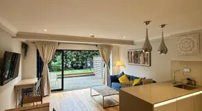 Cozy Flat with garden in Prime Location - Image 2