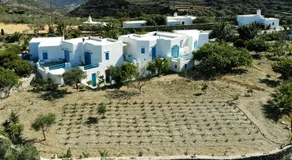Smaragda Rooms & Studios - Image 3