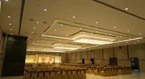 Hotel Tulips Grand - Image 3