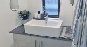 The Den - A modern, quirky, self contained unit - Image 5