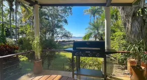 Moonshadow-Burrum Heads- Beachfront- 3BR- Water Views - Image 5