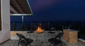 SnowPeak Villa 3-BHK Pet-friendly Hideaway with Hill Views - Image 4