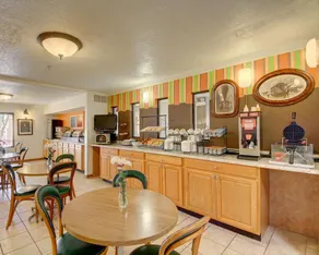Comfort Inn Midwestern Square - Image 5