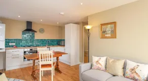 Roundham Cottage - Image 2