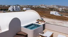The Cosmopolitan - Karterados Urban Suites - Image 3