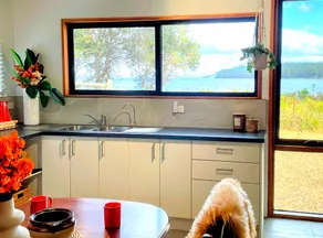 Sunset Beach Villa - Beach front home situated on the Huon River - Sleeps 8 - Image 4