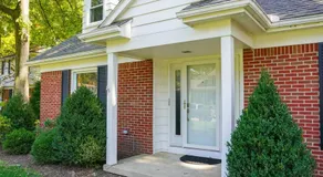 4BR/2.5BA Home boasting 2400sqft and Eat-in KTN - Image 5