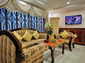 Jun Yue Hotel - Image 2