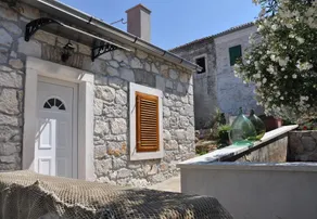 Appartement de deux chambres avec la terrasse Veli Rat, Dugi otok (A-15006-a) - Image 3