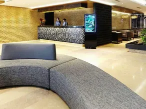 Lakeshore Hotel & Apartments - Image 4