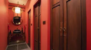 Caiyong Hometel & Cafe's Studio - Image 3