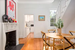 Stylish 2-Bed House with Private Courtyard - Image 3