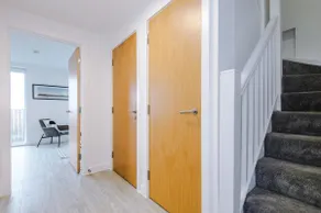 2-Bed Modern Salford Apartment - Near City Centre - Image 4