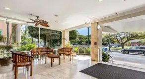Picturesque Hotel Room with Private Balcony in Waikiki! - Image 5