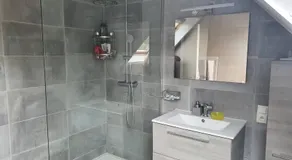 Une chambre privée au sein d'une villa à la campagne - Image 2