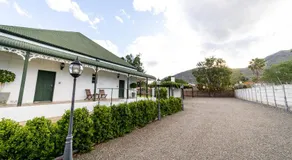 Victorian Square Guesthouse - Image 5
