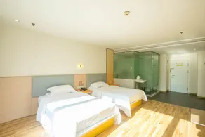 7 Days Inn Harbin West Railway Station - Image 2