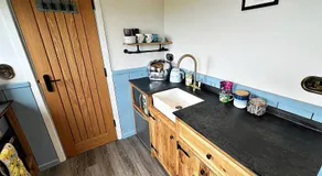 Luxury Shepherd Hut in the Peak District - Image 5
