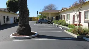 Economy Inn Richmond - Image 2