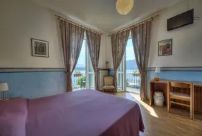 Hotel Riviera - Image 2