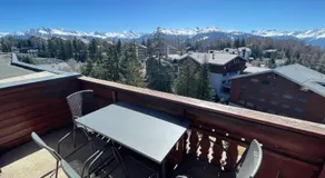 Cosy Rooftop Downtown Crans-Montana with Stunning View and Swimming Pool - Image 3