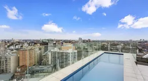 Modern CBD Aparment, Workspace, Fast WiFi and Pool - Image 3