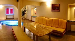 White Home & Garden - Image 3