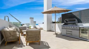 Penthouse Diamond - Private Pool, Terrace, Sea View, Gym & BBQ - Image 3
