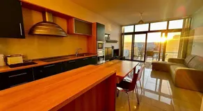 Lovely Penthouse off the Marina - Image 4