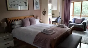 Stylish 4 bedroom house By The Sea - Image 2