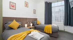 Claydens Guest House at Cleethorpes Sleeps 12 - Image 2