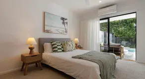 Ocean views: Steps from Sunrise Beach - Image 2