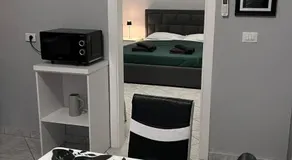 Zeus Guest House - Image 4