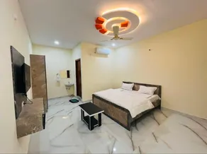 Hotel HK Grand - Image 2