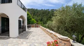 Eri Rooms to Let - Image 2