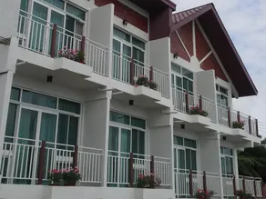 Strawberry Garden Hotel - Image 5