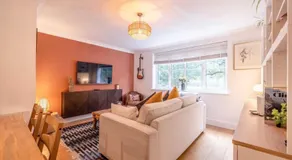 Cosy 1BR -Ascot Racecourse - Parking - By Tempstay - Image 2
