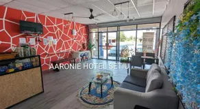 Aaronie Hotel Setiu - Image 2