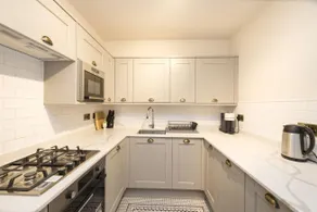 JOIVY Stylish Flat near Calton Hill - Image 5