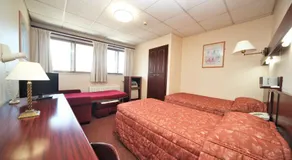 Bristol Hotel - Image 2